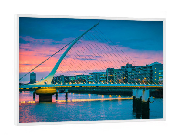 Poster mit weißem Rahmen "Dublin in der Abenddämmerung" artboxONE - Städte,Architektur