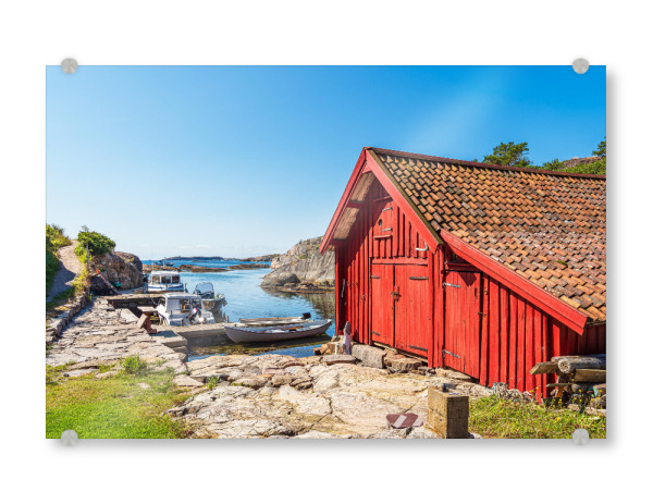 Acrylglasbild "Rotes Bootshaus auf Kapelløya" artboxONE - Natur,Reise,Architektur,Reise / Strand und Meer,Reise / Länder