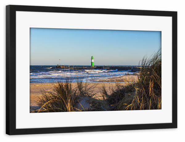 Poster mit Rahmen schwarz "Düne, Strand und Mole" artboxONE - Natur,Reise,Architektur,Reise / Strand und Meer