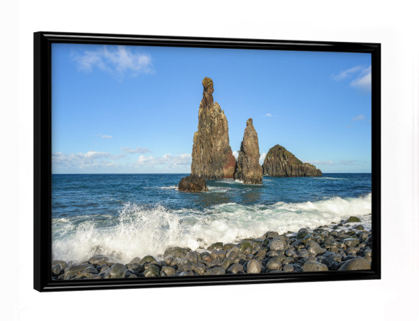 Poster mit schwarzem Rahmen "Madeira Praia da Ribeira da Janela" artboxONE - Natur,Reise,Reise / Strand und Meer