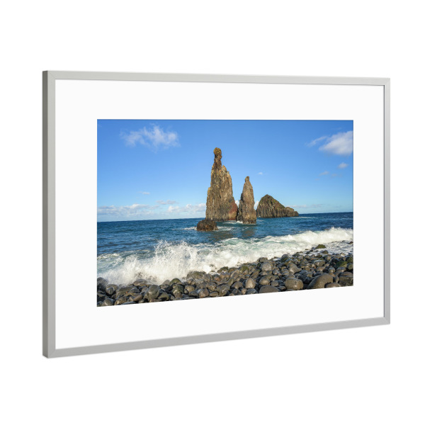 Poster mit Rahmen Silber "Madeira Praia da Ribeira da Janela" artboxONE - Natur,Reise,Reise / Strand und Meer