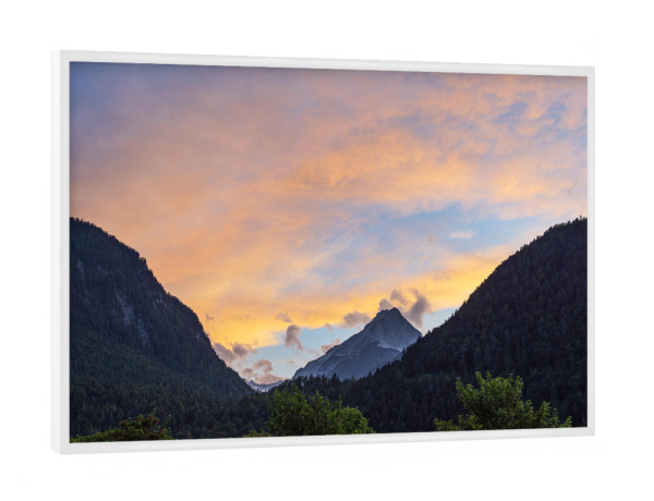 Poster mit weißem Rahmen "Wettersteinspitze am Abend" artboxONE - Natur,Reise