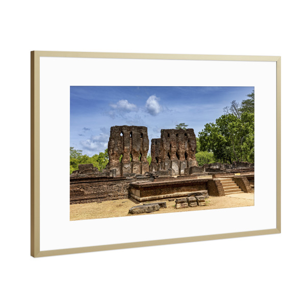 Poster mit Rahmen Gold "Tempelruinen von Polonnaruwa" artboxONE - Architektur,Reise / Asien