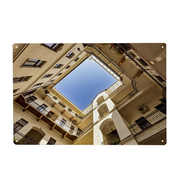 Metall Poster "Historischer Innenhof" artboxONE - Architektur - Budapest,Ungarn,Altstadt,Hinterhof,Innenhof - Blechschild