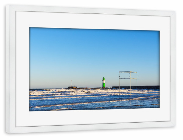 Poster mit Rahmen weiß "Molenturm mit Wellen" artboxONE - Natur,Reise,Architektur,Reise / Strand und Meer