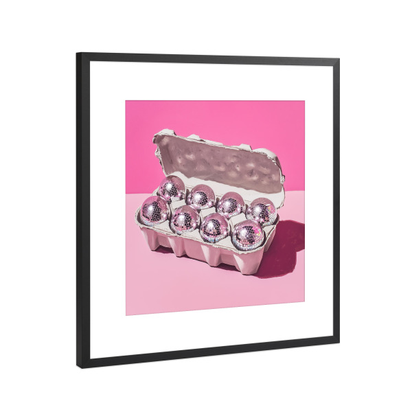 Poster mit Rahmen Schwarz (Metallic) "Discokugel Eier im Karton" artboxONE - Natur,Essen & Trinken,Essen & Trinken / Obst & Gemüse