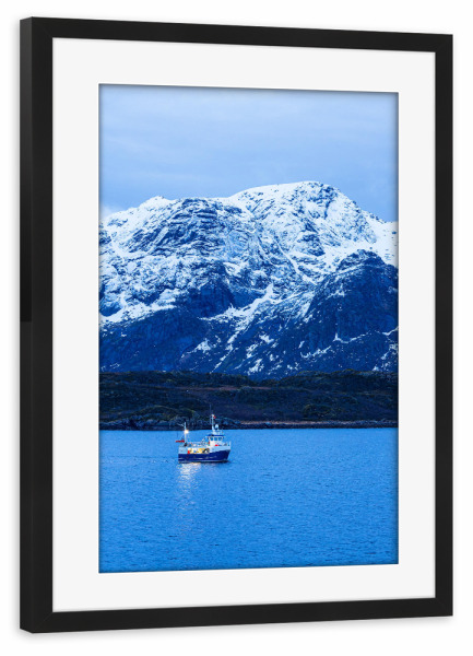 Poster mit Rahmen schwarz "Berge, Boot und Felsen" artboxONE - Natur,Reise,Reise / Strand und Meer,Reise / Länder