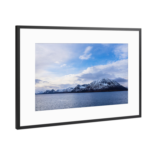 Poster mit Rahmen Schwarz (Metallic) "Vesterålen in Norwegen" artboxONE - Natur,Reise,Reise / Strand und Meer,Reise / Länder