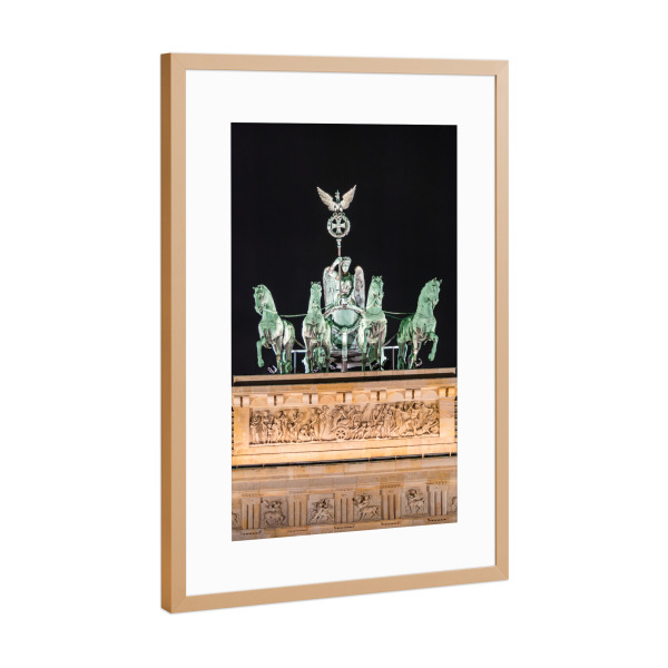 Poster mit Rahmen Kupfer "Quadriga bei Nacht" artboxONE - Städte / Berlin,Architektur