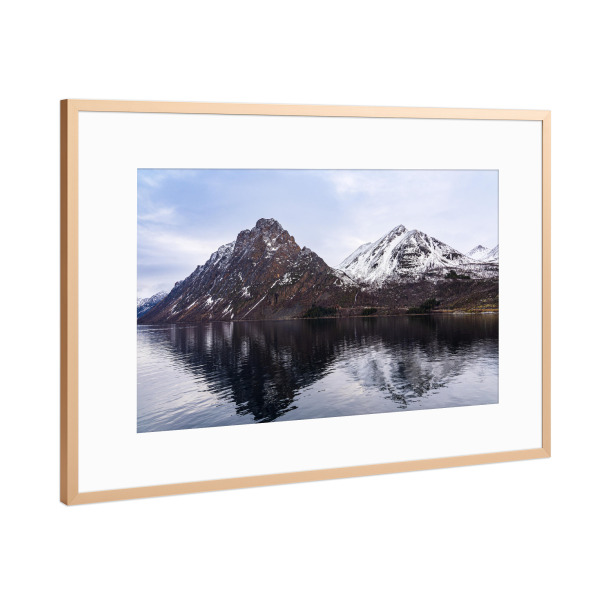 Poster mit Rahmen Kupfer "Berge und Felsen nahe Harstad" artboxONE - Natur,Reise,Reise / Strand und Meer,Reise / Länder