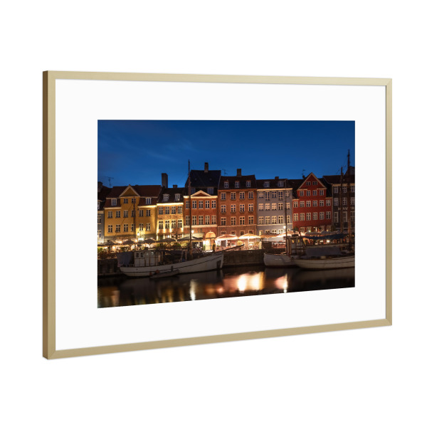 Poster mit Rahmen Gold "Nyhavn Blue Hour" artboxONE - Städte,Reise,Architektur,Städte / København