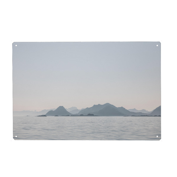 Metall Poster "Islands in the Distance" artboxONE - Natur,Reise - Lofoten,Berge,Norwegen,Skandinavien,Norwegische küste,Meer,Wasser - Blechschild