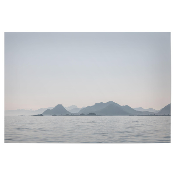 Poster 30x20 cm "Islands in the Distance" artboxONE - Natur,Reise - Lofoten,Berge,Norwegen,Skandinavien,Norwegische küste,Meer,Wasser