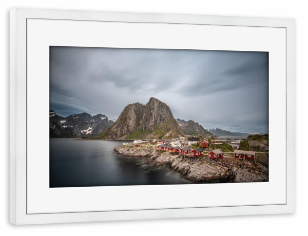 Poster mit Rahmen weiß "Fischerdorf Hamnoya" artboxONE - Natur,Reise,Reise / Strand und Meer