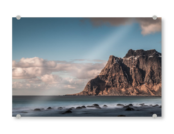 Acrylglasbild "Felsküste Norwegen" artboxONE - Natur,Reise - Uttakleiv,Utakleiv,Lofoten,Skandinavien,Norwegische küste,Felsen,Berg,Norden