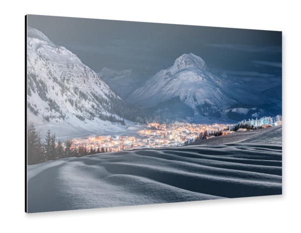 Alu-Dibond "Skiresort Nacht" 75x50 cm artboxONE