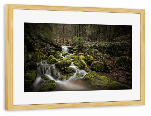 Poster mit Rahmen kiefer "Schwarzwald Naturfoto" artboxONE - Natur - Bach,Langzeitbelichtung,Baden-württemberg,Naturfotografie,Moos,Wald,Bäume