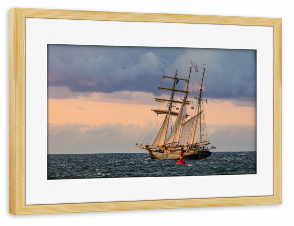 Poster mit Rahmen kiefer "Boje und Windjammer" artboxONE - Natur,Reise,Reise / Strand und Meer