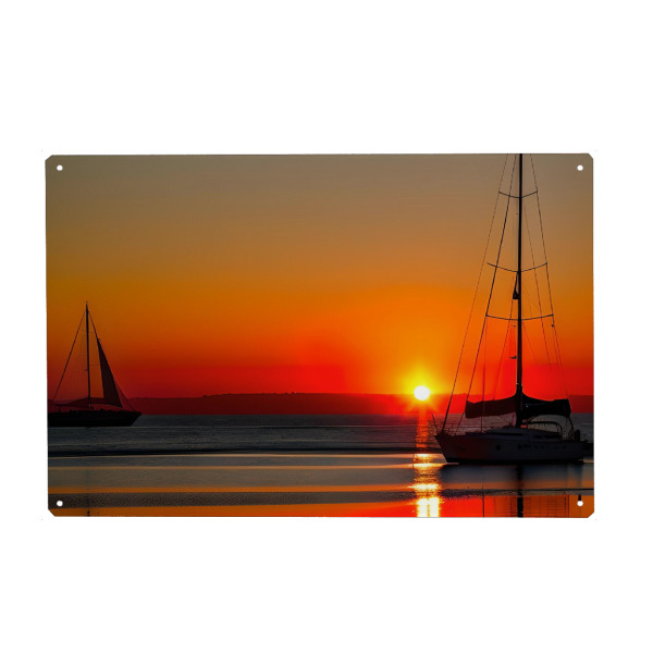 Metall Poster "Segelboote und Sonnenuntergang" artboxONE - Natur - Segelboote,Sonnenuntergang,Rot,Orange - Blechschild
