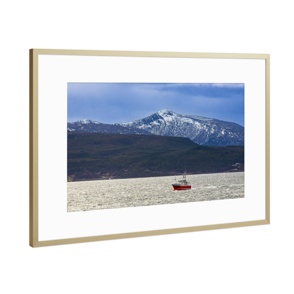 Poster mit Rahmen Gold "Fischerboot im Winter in Norwegen" artboxONE - Natur,Reise,Reise / Strand und Meer,Reise / Länder