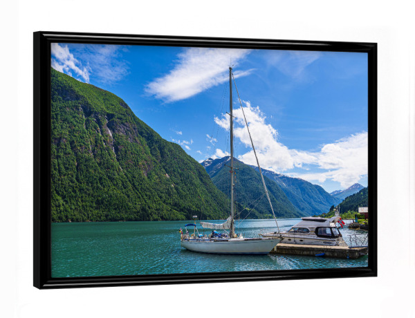 Poster mit schwarzem Rahmen "Boote im Fjærlandsfjord" artboxONE - Natur,Reise,Reise / Strand und Meer,Reise / Länder