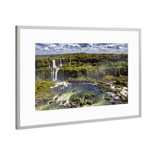Poster mit Rahmen Silber "Die Iguazu Wasserfälle" artboxONE - Natur,Reise - Iguazu,Argentinien,Brasilien,Wasserfall,Landschaft,Fluss,Natur,Südamerika