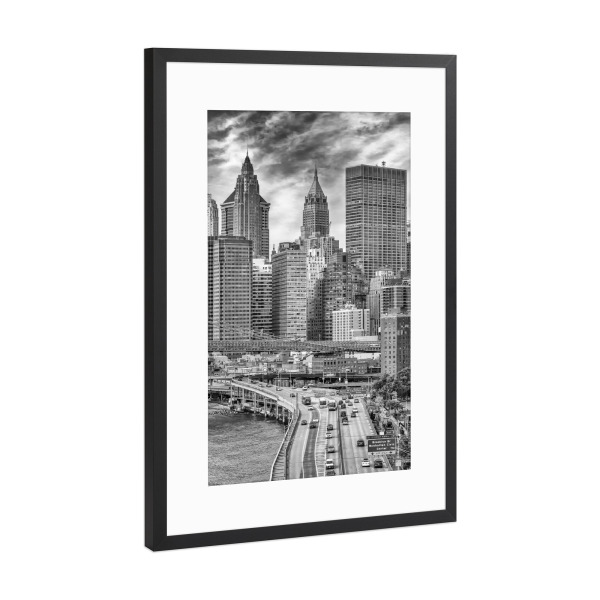 Poster mit Rahmen Schwarz (Metallic) "NYC Finanzdistrikt | Monochrom" artboxONE - Städte,Städte / New York,Reise,Schwarzweiß,Architektur