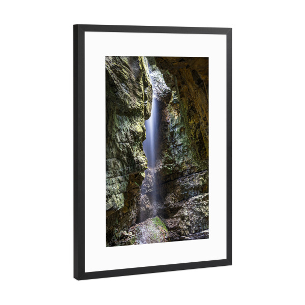 Poster mit Rahmen Schwarz (Metallic) "Wasserfall in der Breitachklamm" artboxONE - Natur,Reise