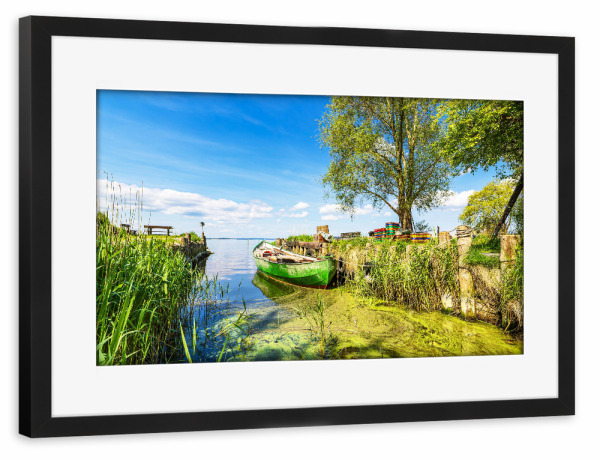 Poster mit Rahmen schwarz "Grünes Fischerboot" artboxONE - Natur,Reise