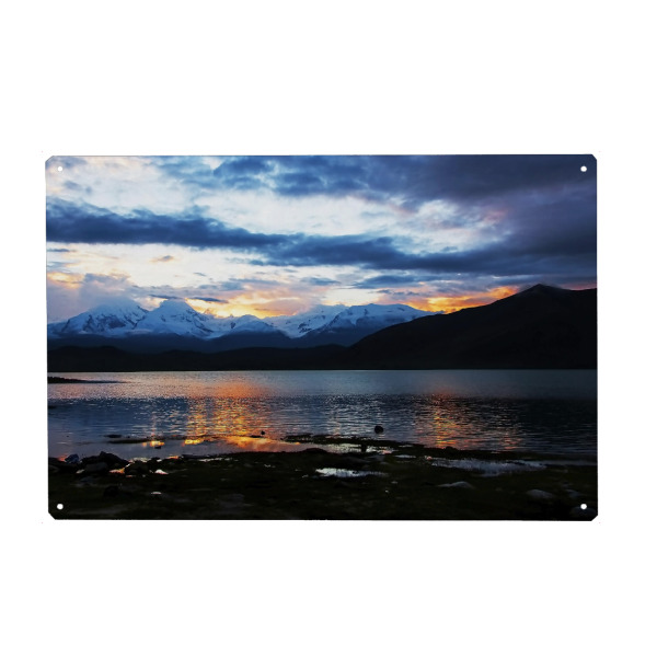 Holzbild "Ein neuer Tag beginnt" artboxONE - Natur,Reise / Asien - Berge,Wasser,Erstes licht,Karakulsee,Pamirgebirge,Seidenstraße