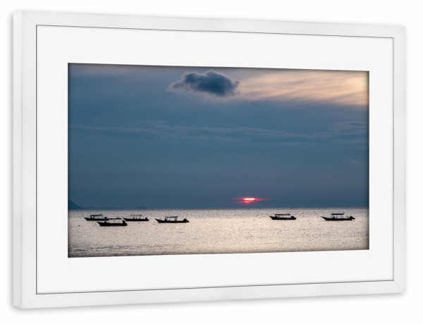Poster mit Rahmen weiß "Fischerboote am Meer" artboxONE - Natur