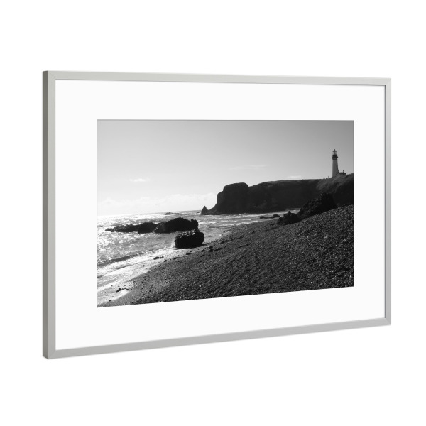 Poster mit Rahmen Silber "Lighthouse @ Coast Black/White" artboxONE - Natur,Reise,Schwarzweiß,Reise / Strand und Meer,Reise / Länder