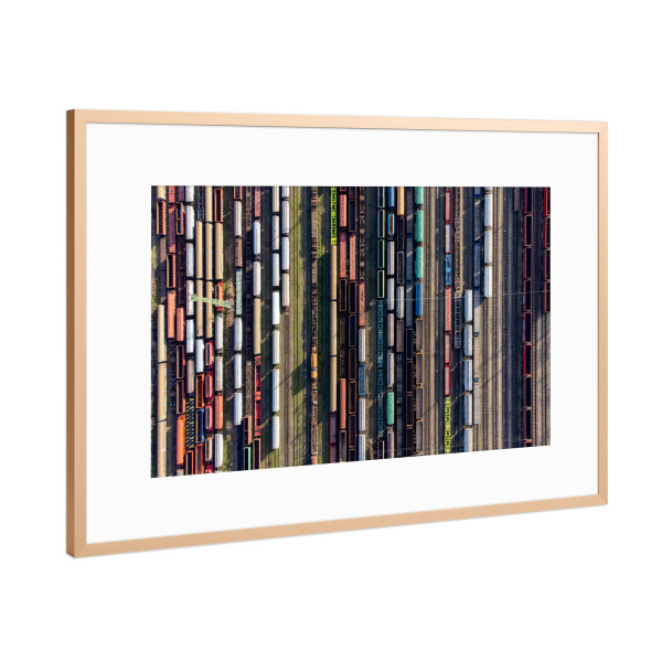 Poster mit Rahmen Kupfer "Luftaufsicht von Zügen" artboxONE - Reise