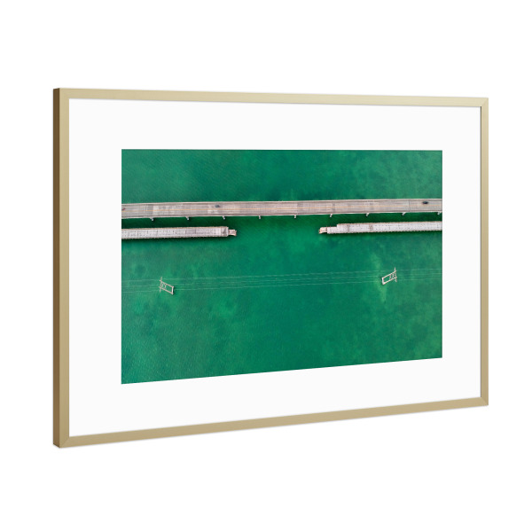 Poster mit Rahmen Gold "Brücke in Florida" artboxONE - Natur - Florida,Usa,Usa,Luft,Meer,Brücke,Insel,Straße,Türkis,Meer,Blau,Horizont,Urlaub