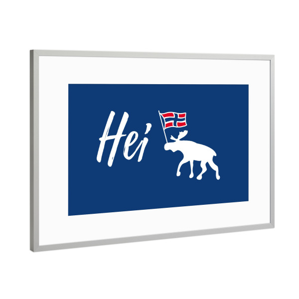 Poster mit Rahmen Silber "Hei Norwegen Elch mit Flagge" artboxONE - Typografie,Reise,Tiere,Reise / Länder