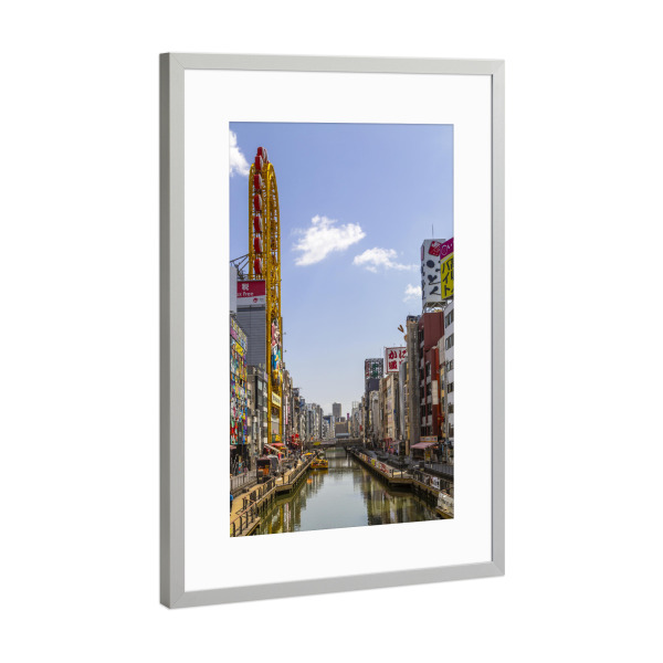 Poster mit Rahmen Silber "Dotonbori - Zentrum von Osaka" artboxONE - Architektur,Reise / Asien