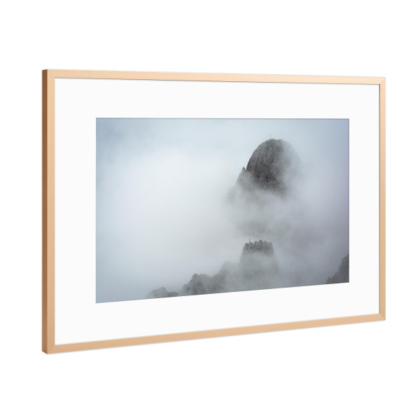 Poster mit Rahmen Kupfer "Karwendel - Gipfel im Nebel" artboxONE - Natur