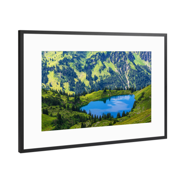 Poster mit Rahmen Schwarz (Metallic) "Seealpsee bei Obersdorf" artboxONE - Natur,Reise