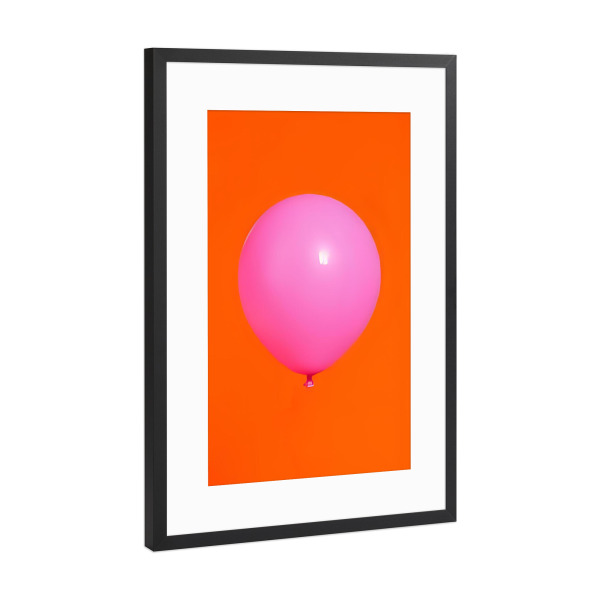 Poster mit Rahmen Schwarz (Metallic) "Pink ballon loves orange" artboxONE - Für Kinder,Fiktion