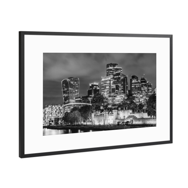 Poster mit Rahmen Schwarz (Metallic) "London - Moderne und Historie" artboxONE - Städte / London,Schwarzweiß,Architektur