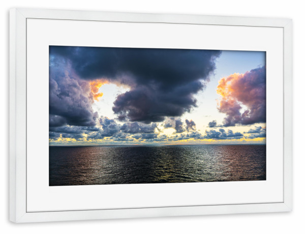 Poster mit Rahmen weiß "Ostsee mit Wolken" artboxONE - Natur,Reise,Reise / Strand und Meer