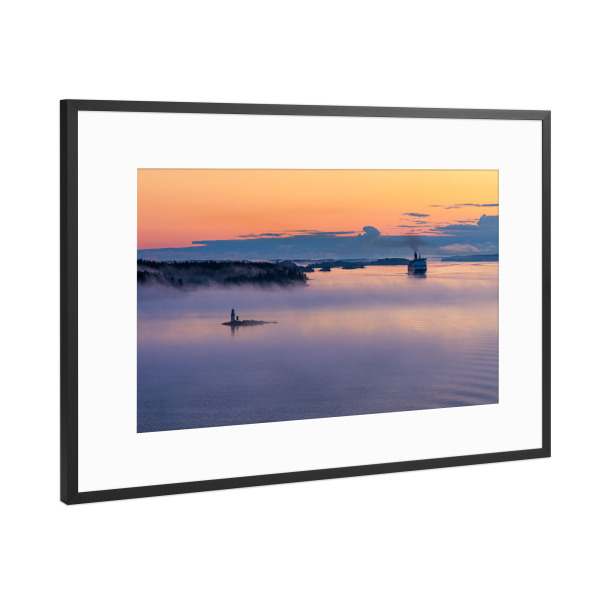 Poster mit Rahmen Schwarz (Metallic) "Fährschiff im Nebel" artboxONE - Natur,Reise,Reise / Strand und Meer,Reise / Länder