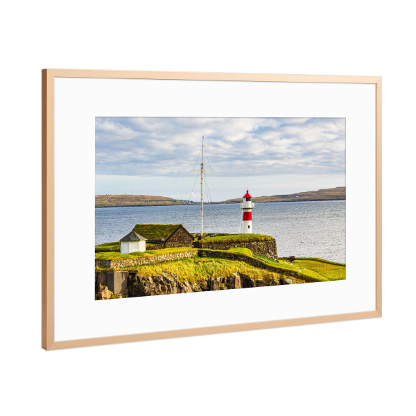 Poster mit Rahmen Kupfer "Tórshavn mit Leuchtturm" artboxONE - Natur,Reise,Architektur,Reise / Strand und Meer,Reise / Länder