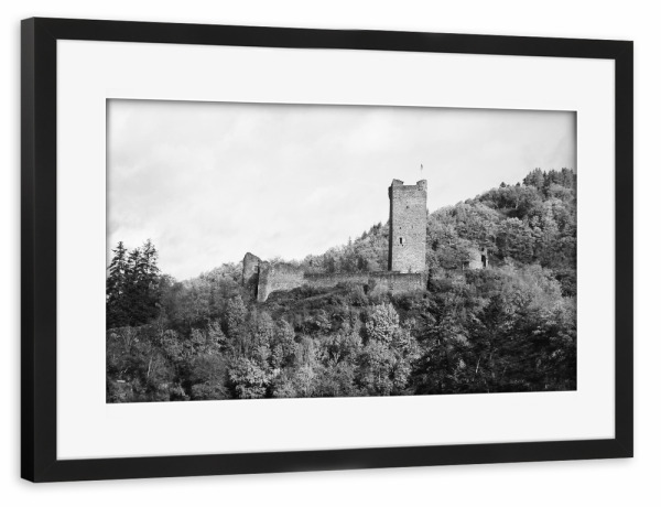 Poster mit Rahmen schwarz "Manderscheider Burg" artboxONE - Reise,Schwarzweiß,Architektur,Reise / Länder