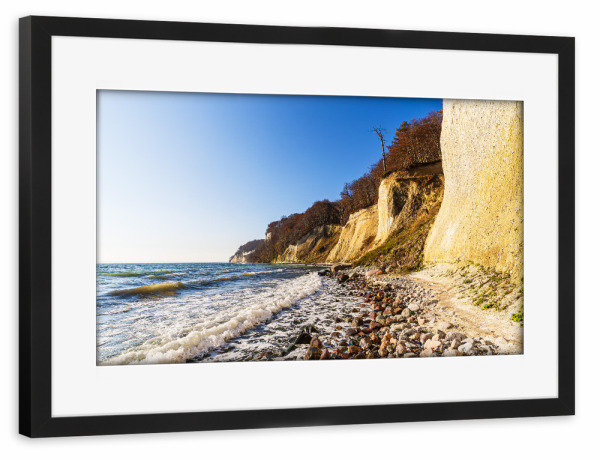 Poster mit Rahmen schwarz "Wellen am Kreidefelsen" artboxONE - Natur,Reise,Reise / Strand und Meer
