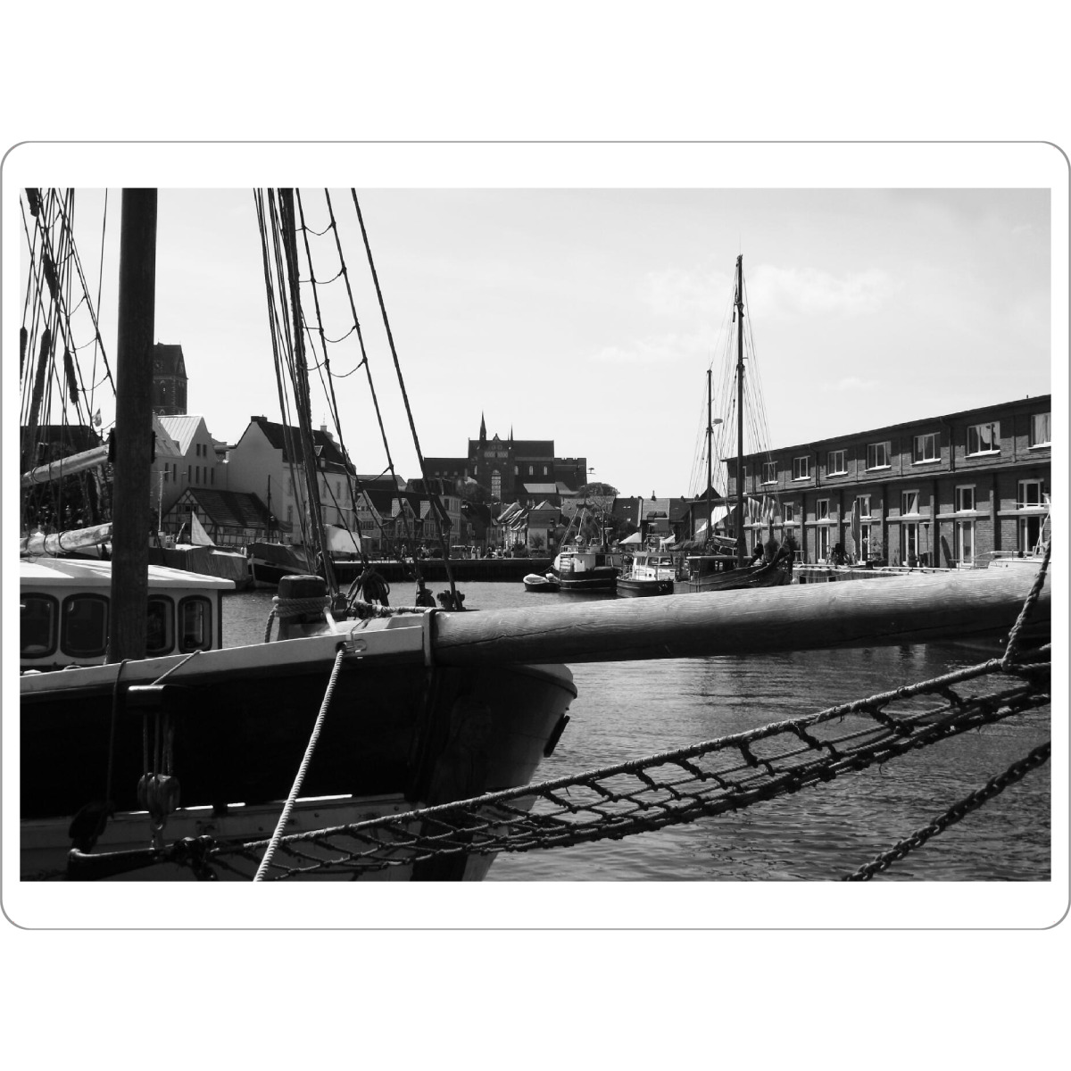 Tischset "Wismarer Hafen" artboxONE - Städte,Reise,Schwarzweiß,Reise / Strand und Meer,Reise / Länder