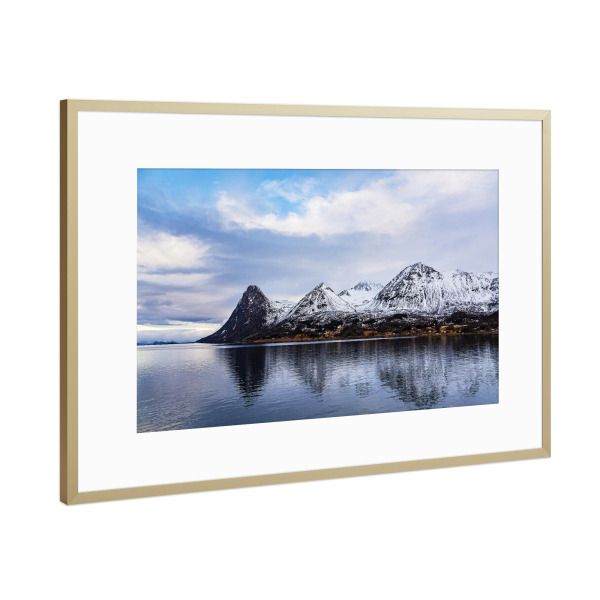 Poster mit Rahmen Gold "Winter nahe Harstad in Norwegen" artboxONE - Natur,Reise,Reise / Strand und Meer,Reise / Länder