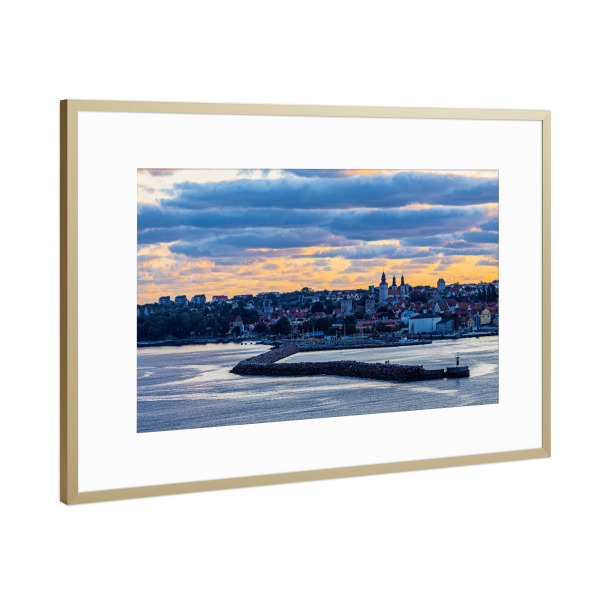 Poster mit Rahmen Gold "Hafeneinfahrt mit Mole" artboxONE - Natur,Reise,Architektur,Reise / Strand und Meer,Reise / Länder