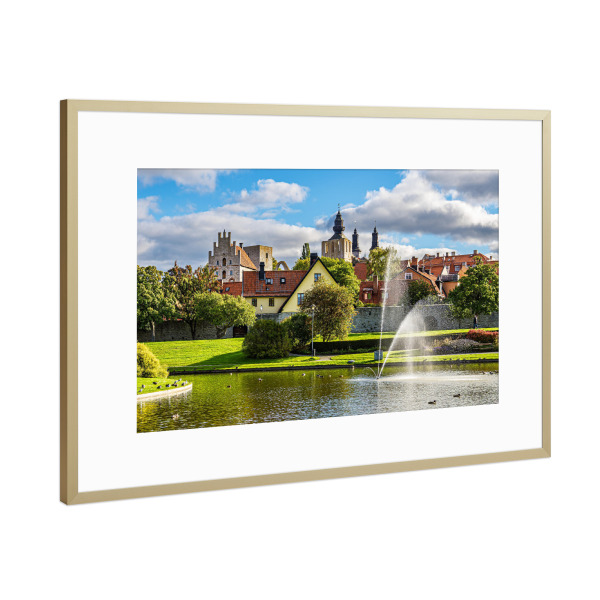 Poster mit Rahmen Gold "Blick über den Park Almedalen" artboxONE - Natur,Reise,Architektur,Reise / Länder