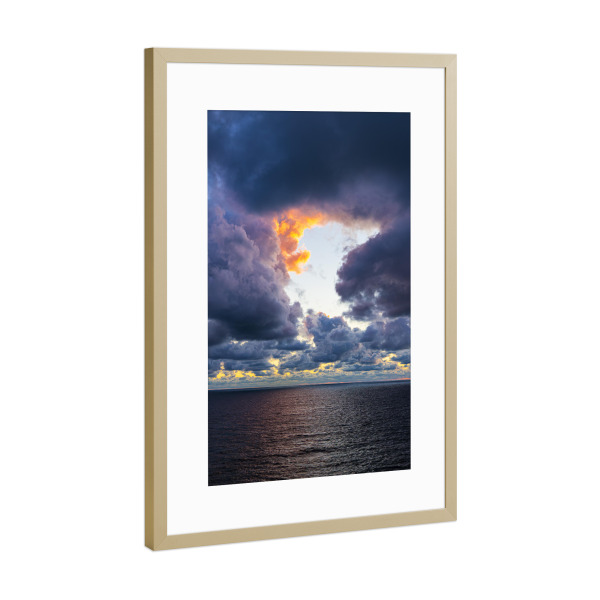 Poster mit Rahmen Gold "Dramatische Wolken" artboxONE - Natur,Reise,Reise / Strand und Meer